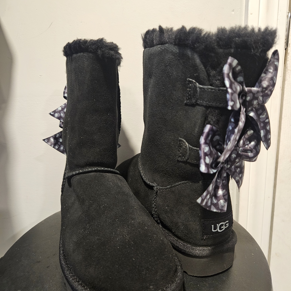 Ugg Bailey Bow Leopard Black Boots Womens Size 7 NWOB 🔥